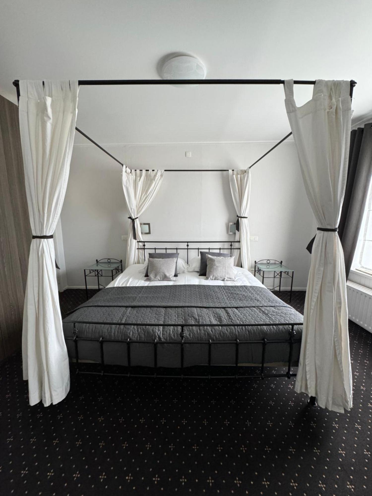 Ouwe Schuure Bed & Breakfast Sluis Exterior photo